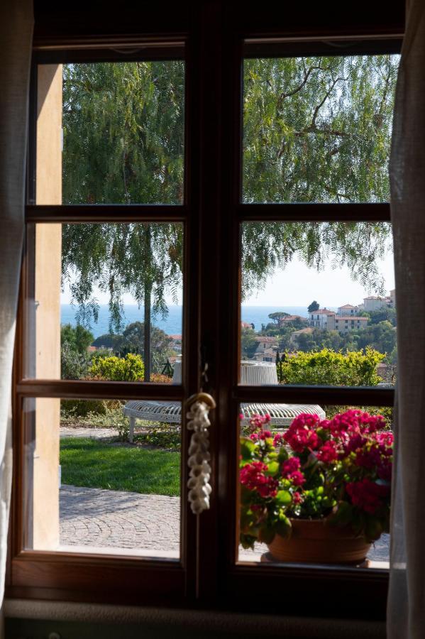 Villa Rosmarino Империа Екстериор снимка